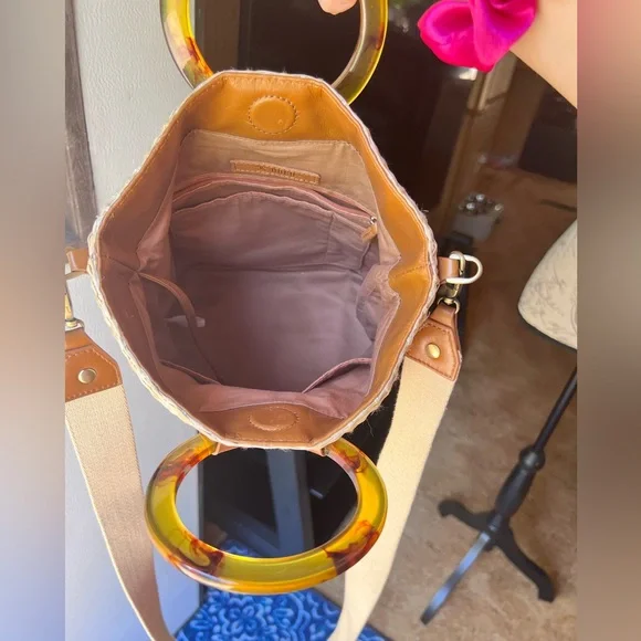 HOBO Sheila Bucket - Natural Straw bucket bag. - Picture 10 of 17